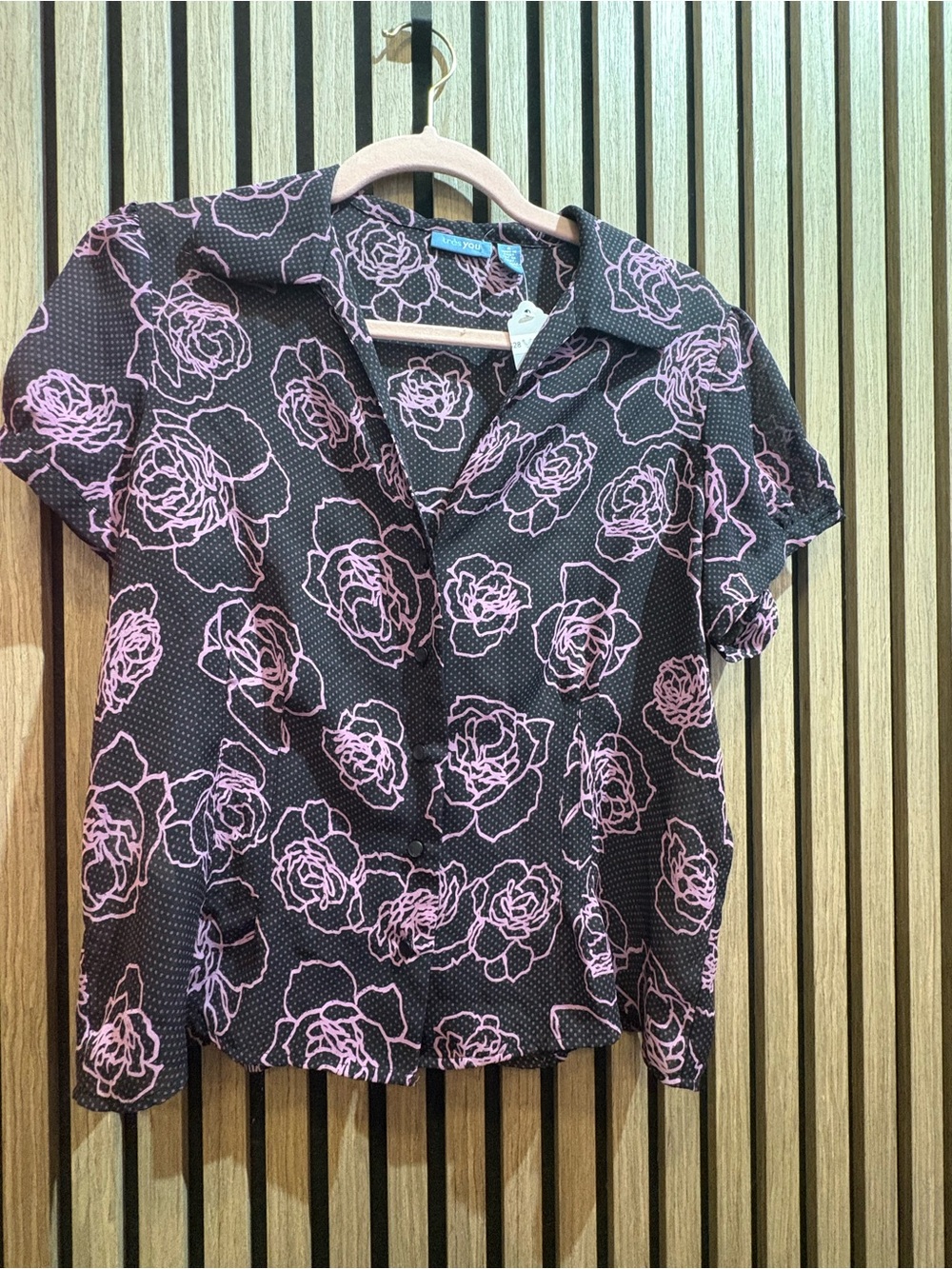 Women’s Pink Floral Button-Down Shirt with Collar 2k2